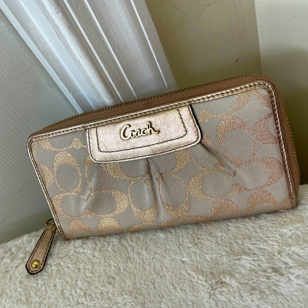 Coach Metallic jacquard Print wallet EUC